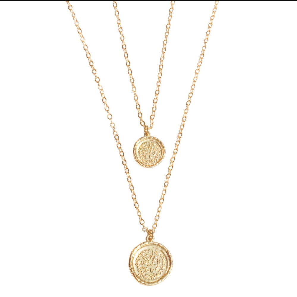 AMBER SCEATS DOUBLE COIN NECKLACE.